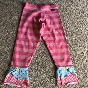 A Pinky Promise Scappy pants. Like new!